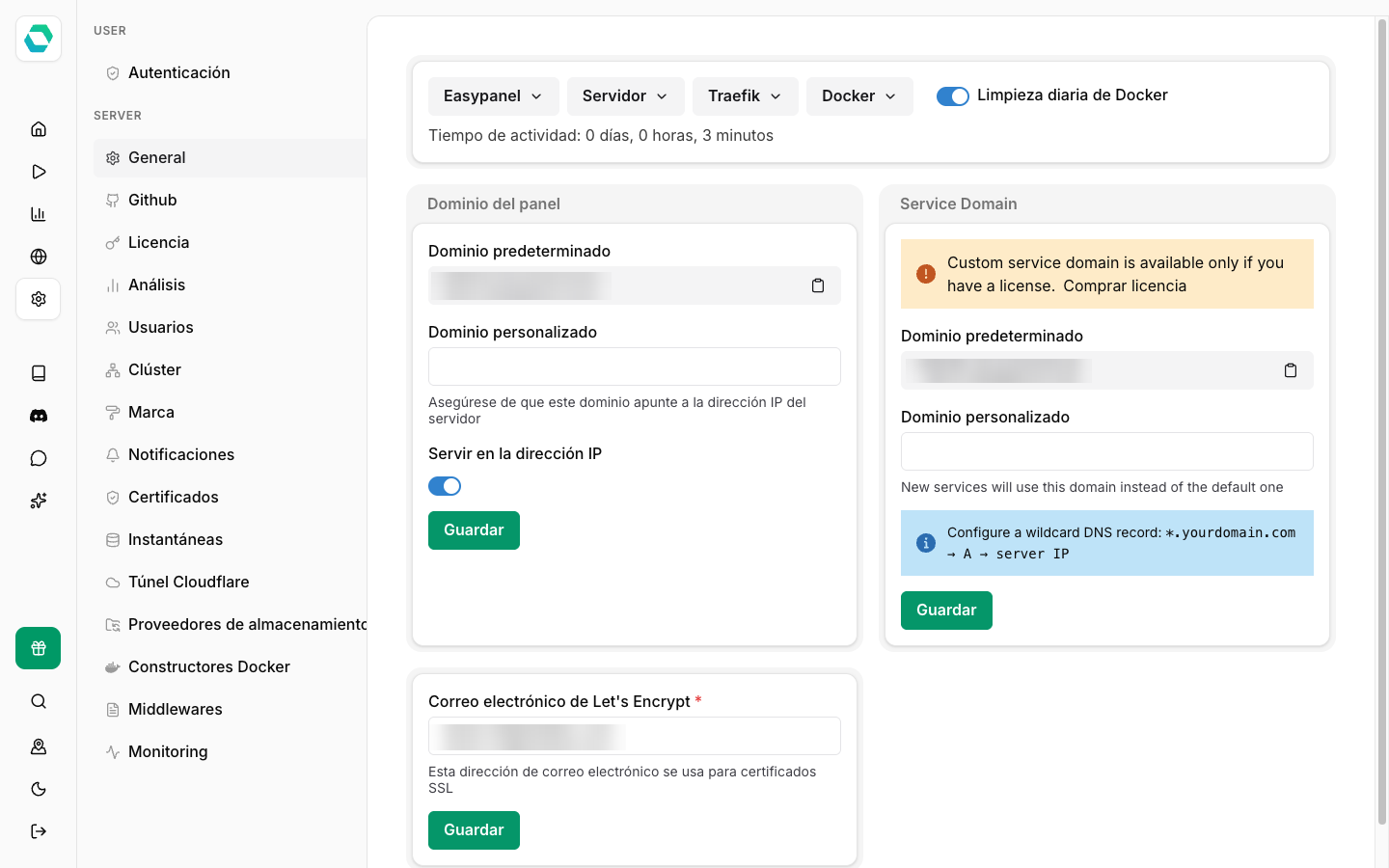 Ajustes General de Easypanel con el bloque Dominio del panel, el Service Domain con el aviso de licencia y el correo de Let's Encrypt (dominios y correo difuminados)