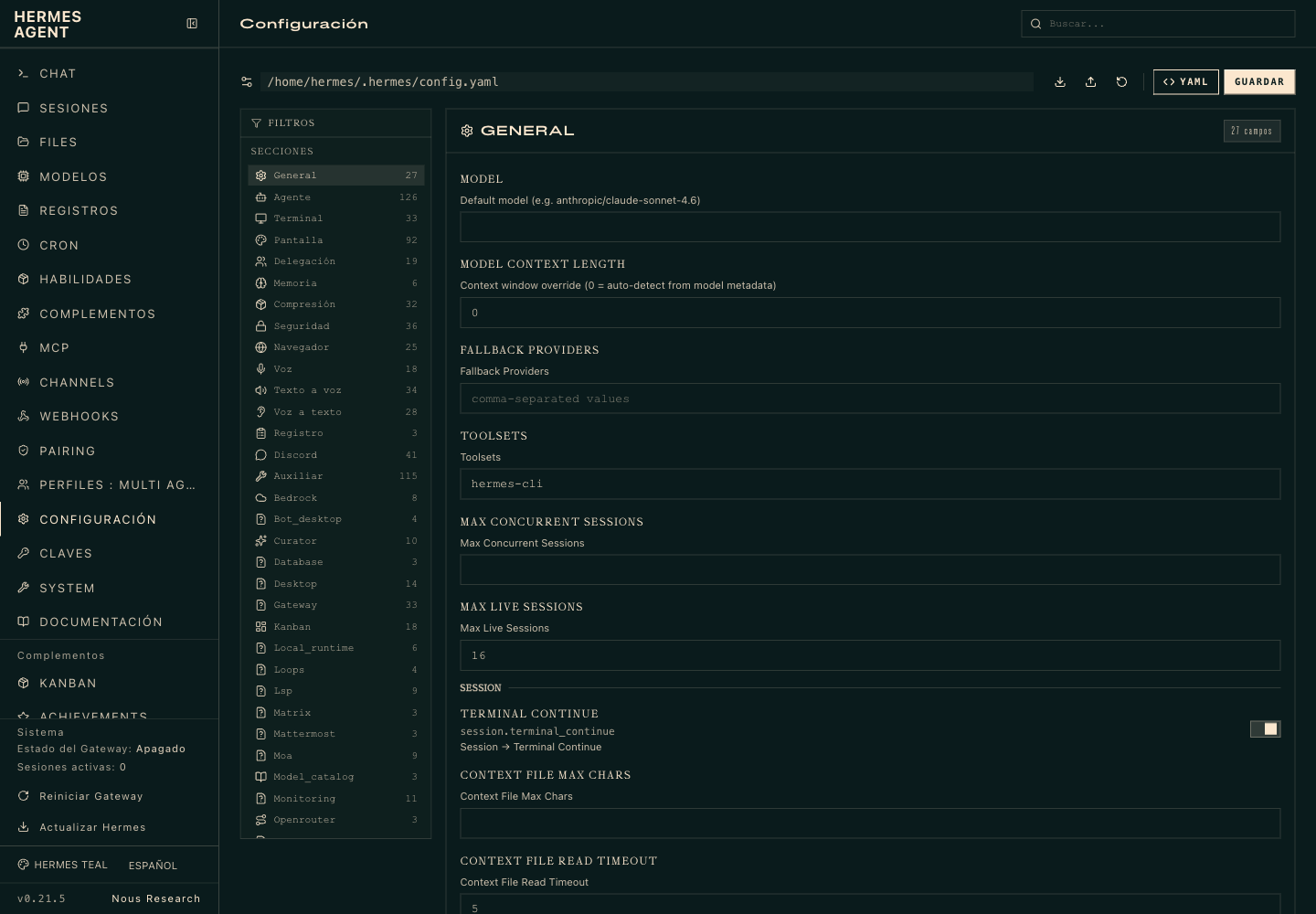 Editor de configuración con secciones General, Agente, Terminal, Seguridad, Memoria, Voz, Gateway y más, y botones YAML y Guardar