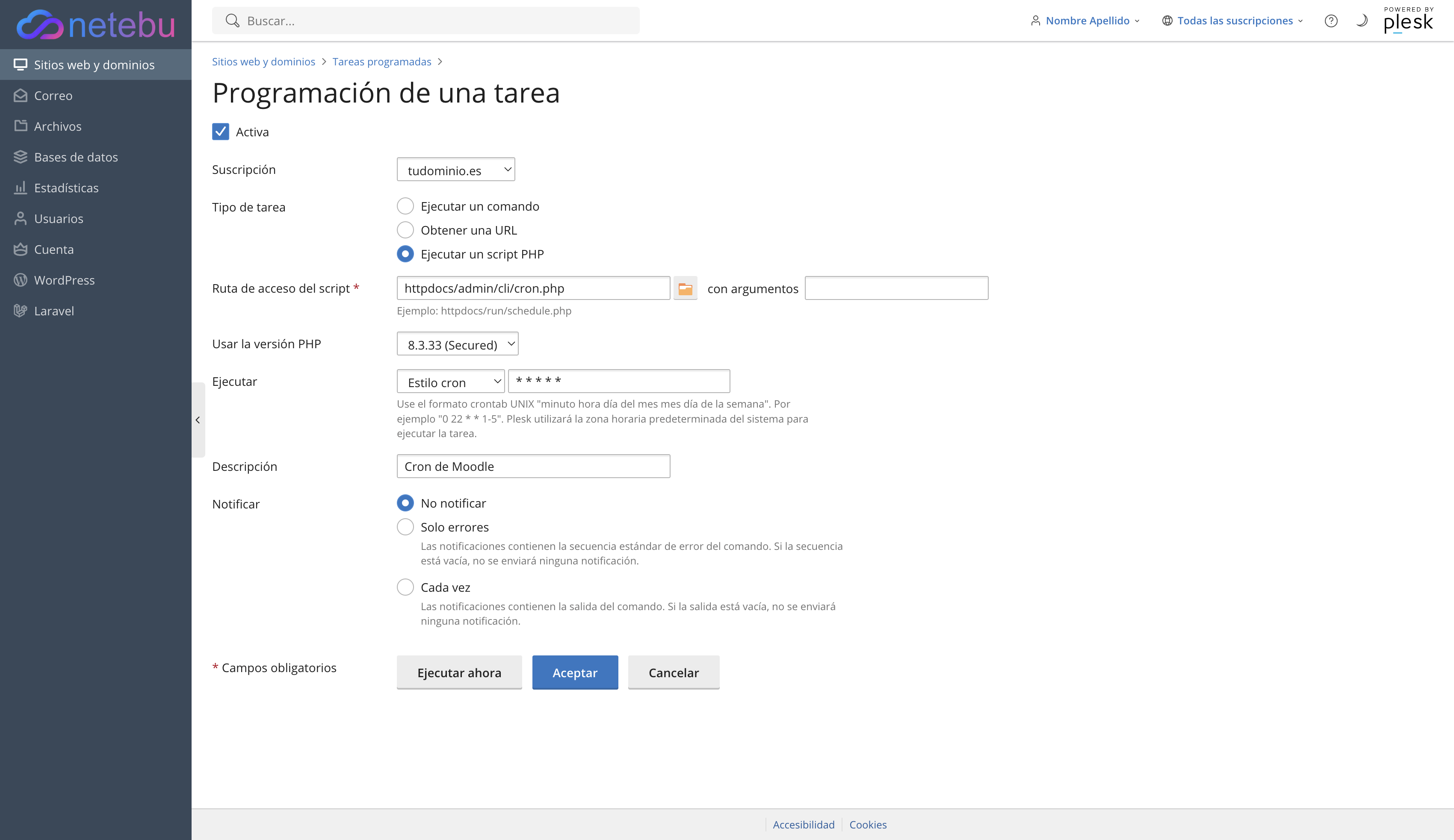 Formulario Programación de una tarea de Plesk con Ejecutar un script PHP, la ruta httpdocs/admin/cli/cron.php, PHP 8.3, el estilo cron cada minuto y No notificar