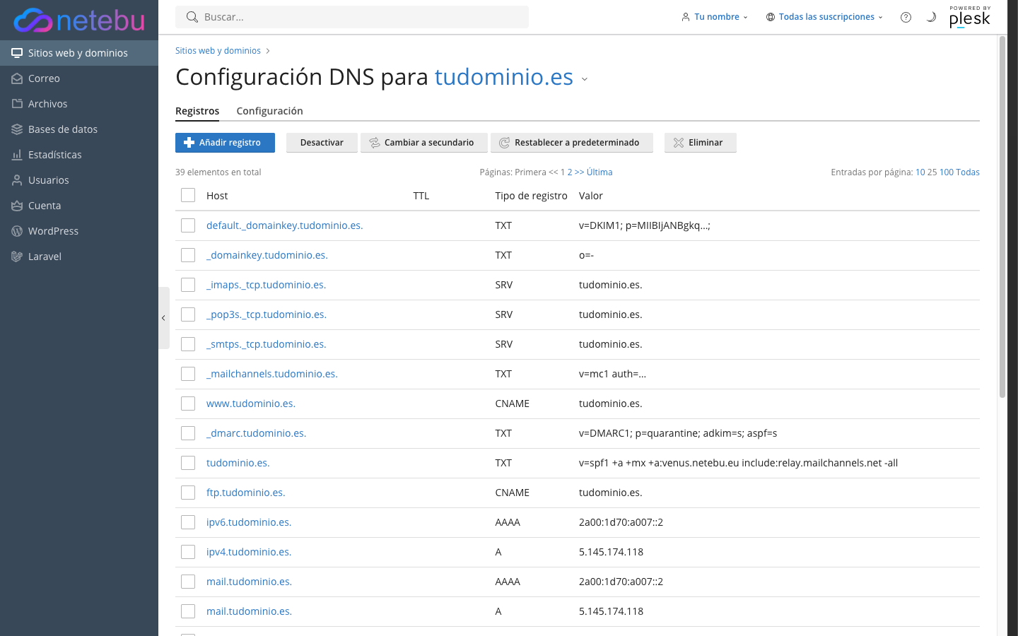 Lista de registros de la zona DNS de tudominio.es en Plesk, con el botón Añadir registro arriba